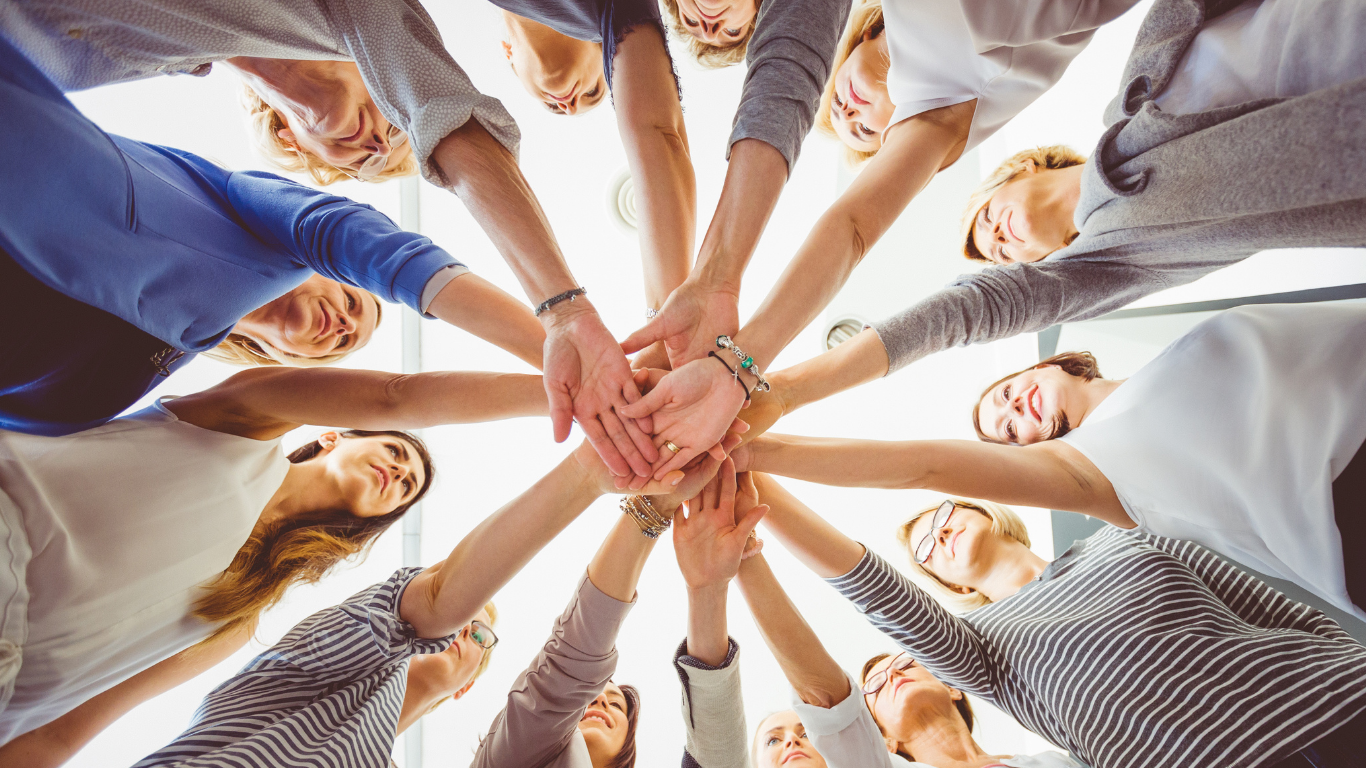 Unternehmensnachfolgerinnen unterstützen einander in der Netzwerk-Peergroup