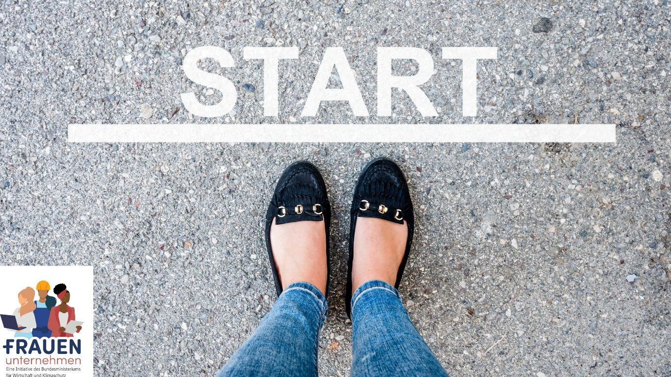 Online-Talk zur Selbstständigkeit: Gründen – kann ich das? Weibliche Füße steht an einem Startpunkt